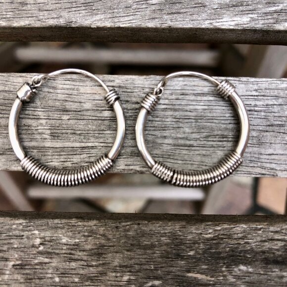 Silver hoop earrings - Picture 3 of 3
